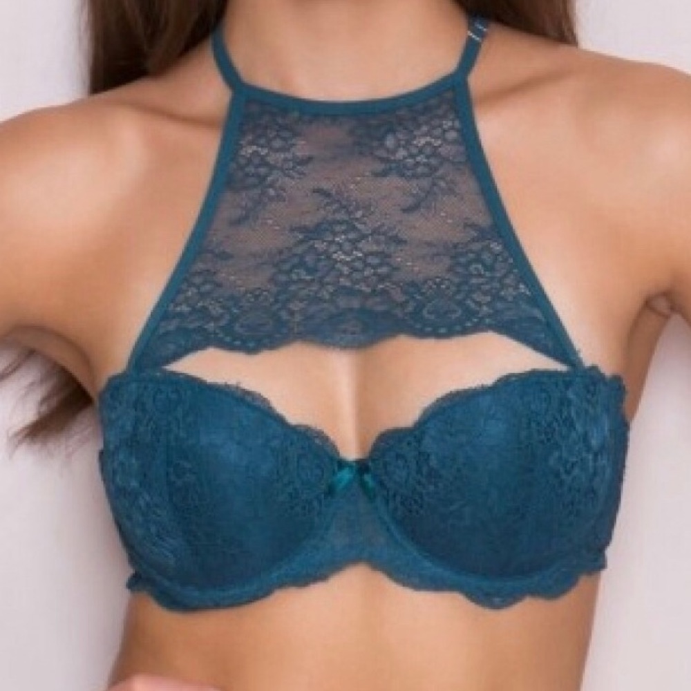 Green lace convertible push-up bra